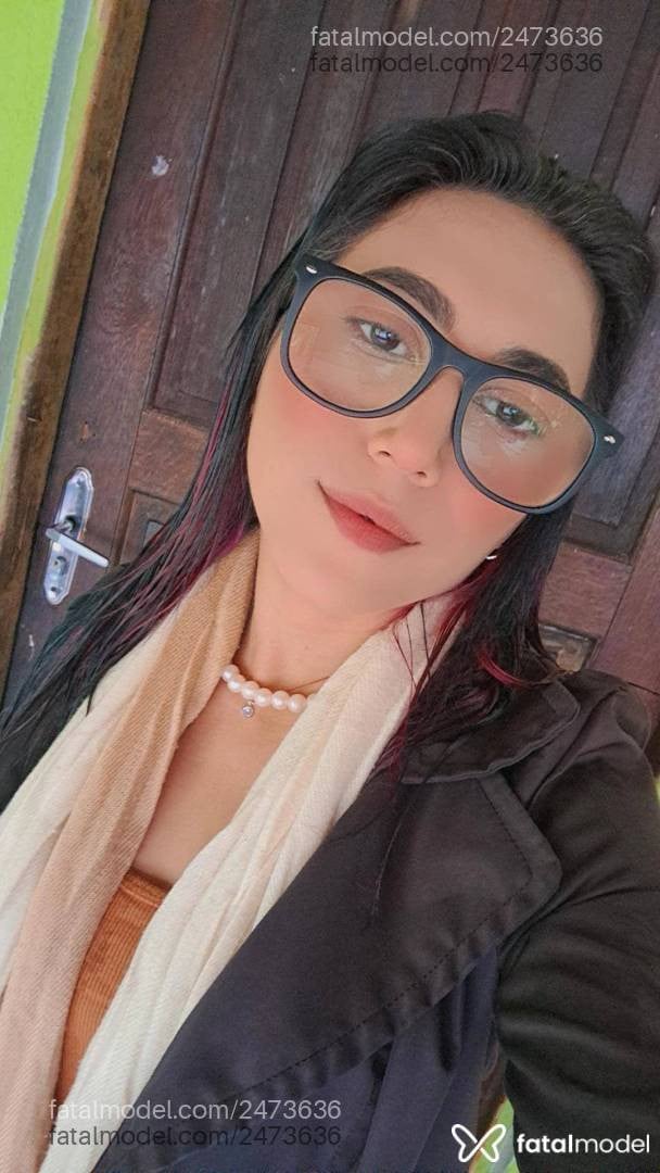 Acompanhante mulher morena (o) de olhos castanhos - Pikenah