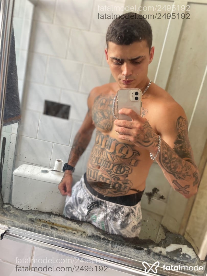 Acompanhante homem morena (o) de olhos pretos - João Puzudo Acompanhante homem morena (o) de olhos pretos - João Puzudo