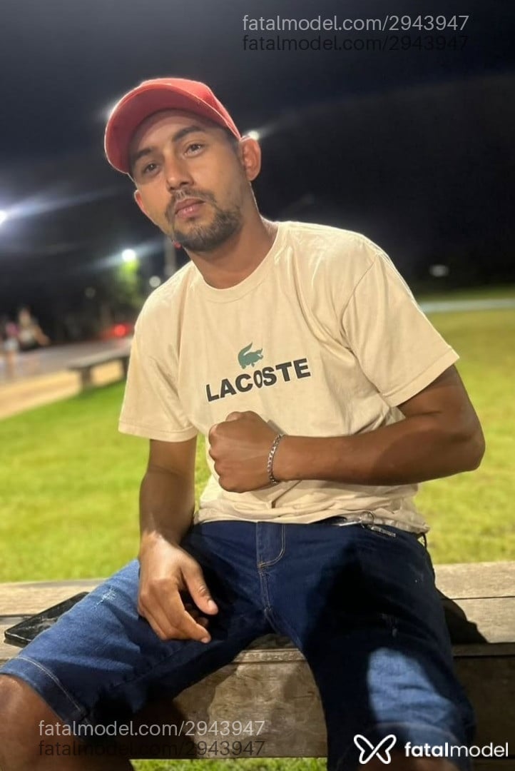 Acompanhante homem com cabelo castanho de olhos castanhos em Sorriso - Bruno