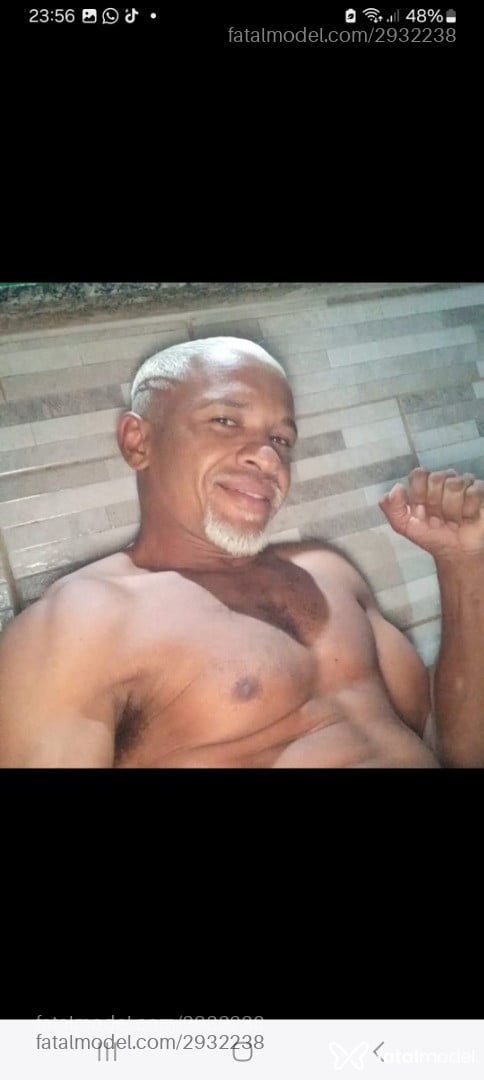 Acompanhante homem com cabelo castanho de olhos castanhos em Campinas - Matogroso