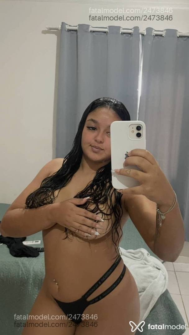Acompanhante mulher morena (o) de olhos pretos - Lara Souza
