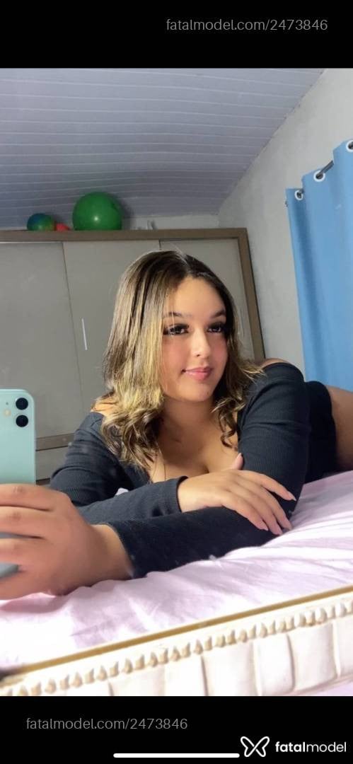 Acompanhante mulher morena (o) de olhos pretos - Lara Souza