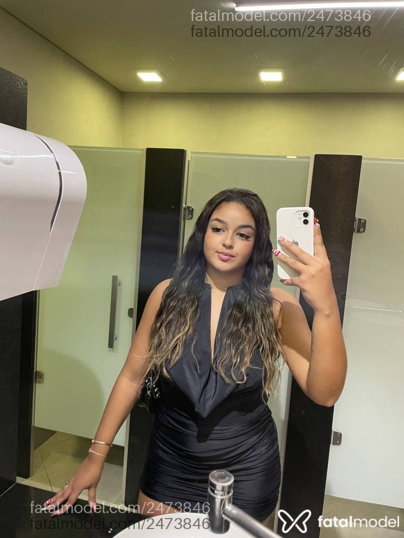 Acompanhante mulher morena (o) de olhos pretos - Lara Souza