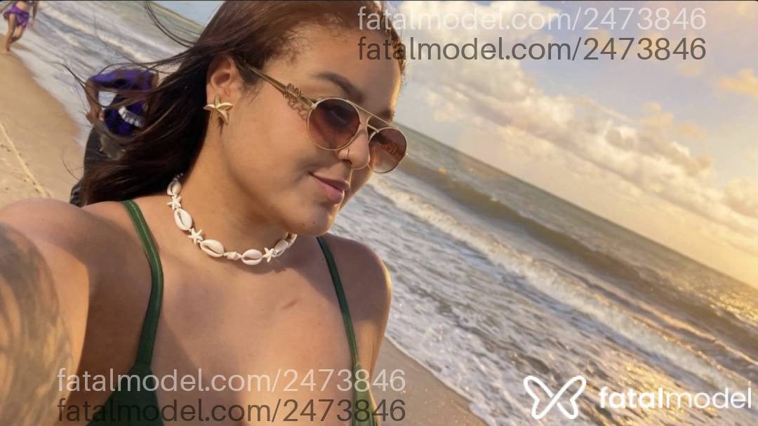 Acompanhante mulher morena (o) de olhos pretos - Lara Souza