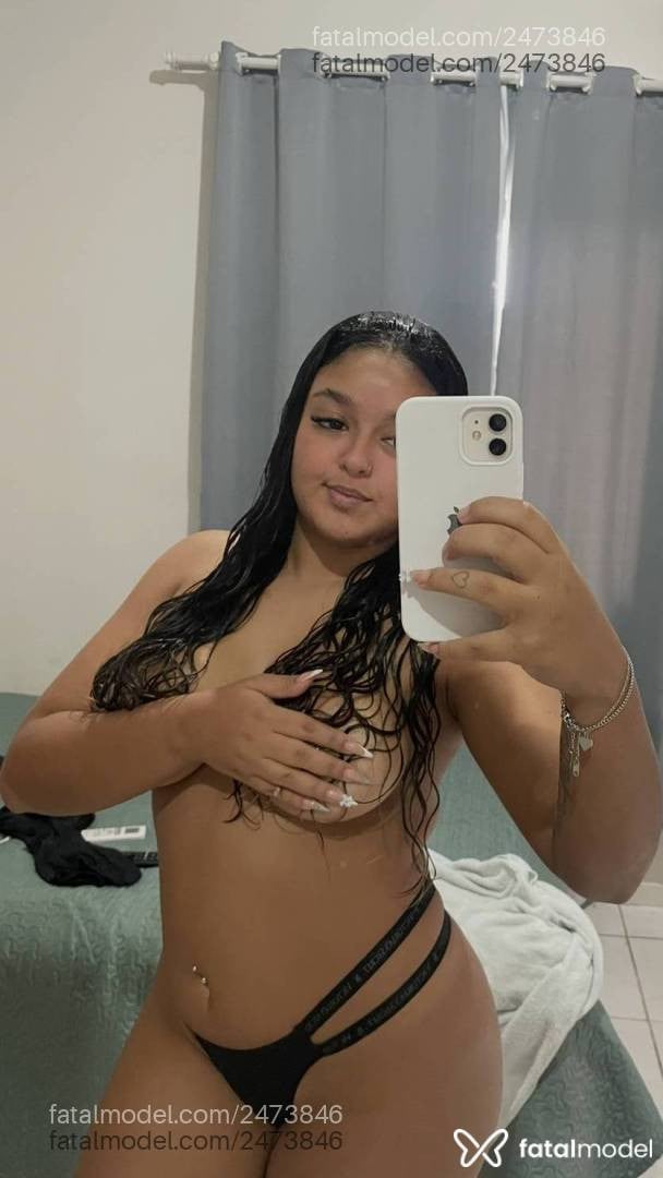 Acompanhante mulher morena (o) de olhos pretos - Lara Souza
