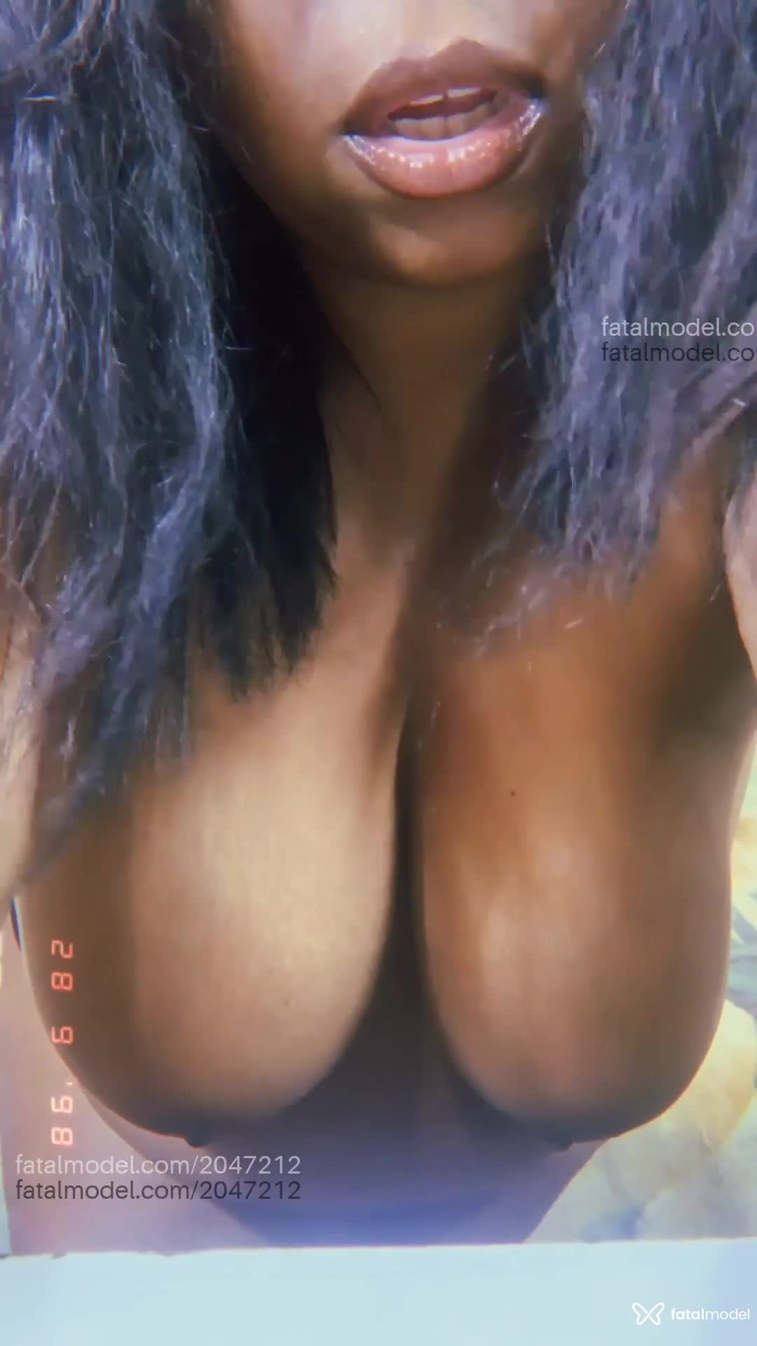 Acompanhante mulher morena (o) de olhos pretos - Júlia Acompanhante mulher morena (o) de olhos pretos - Júlia