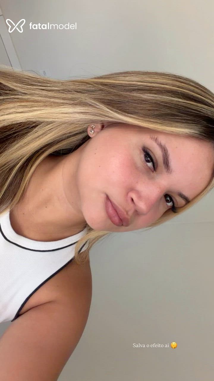 Acompanhante mulher loira (o) de olhos castanhos - Rafaela Medeiros Acompanhante mulher loira (o) de olhos castanhos - Rafaela Medeiros