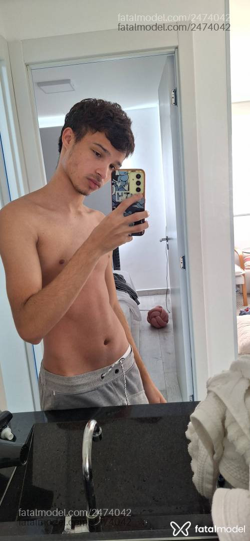 Acompanhante homem morena (o) de olhos castanhos em São Paulo Acompanhante homem morena (o) de olhos castanhos em São Paulo - Junior