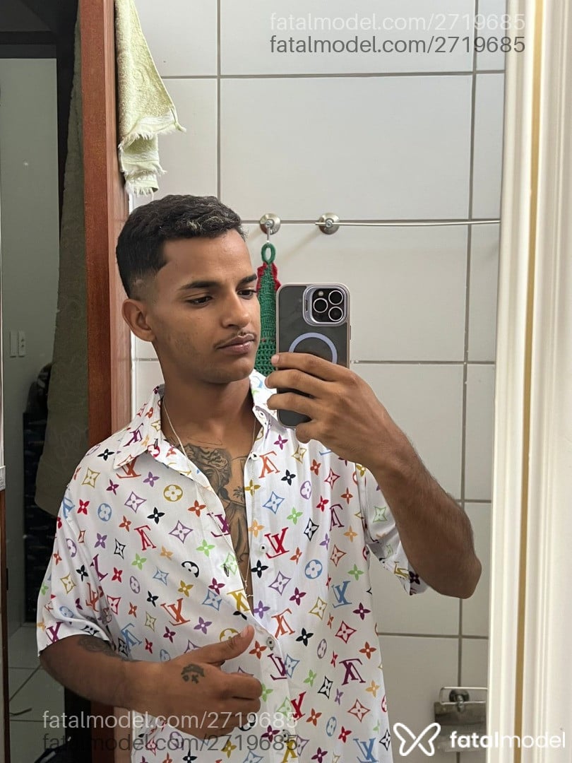Acompanhante homem com cabelo castanho de olhos castanhos em Querência Acompanhante homem com cabelo castanho de olhos castanhos em Querência - Gabriel