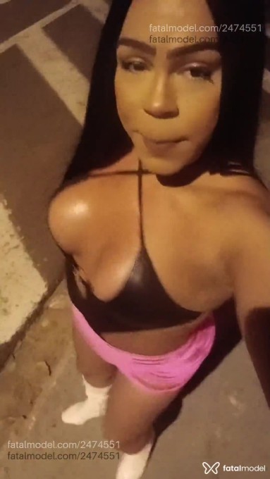 Acompanhante mulher trans ruiva (o) de olhos castanhos - Shopia Dlaor