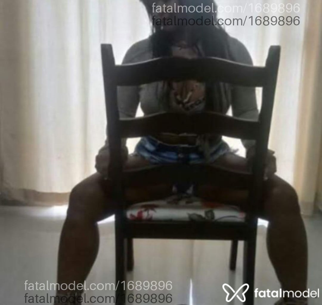 Acompanhante mulher com cabelo castanho de olhos castanhos em Macaé Acompanhante mulher com cabelo castanho de olhos castanhos em Macaé - Morenindia