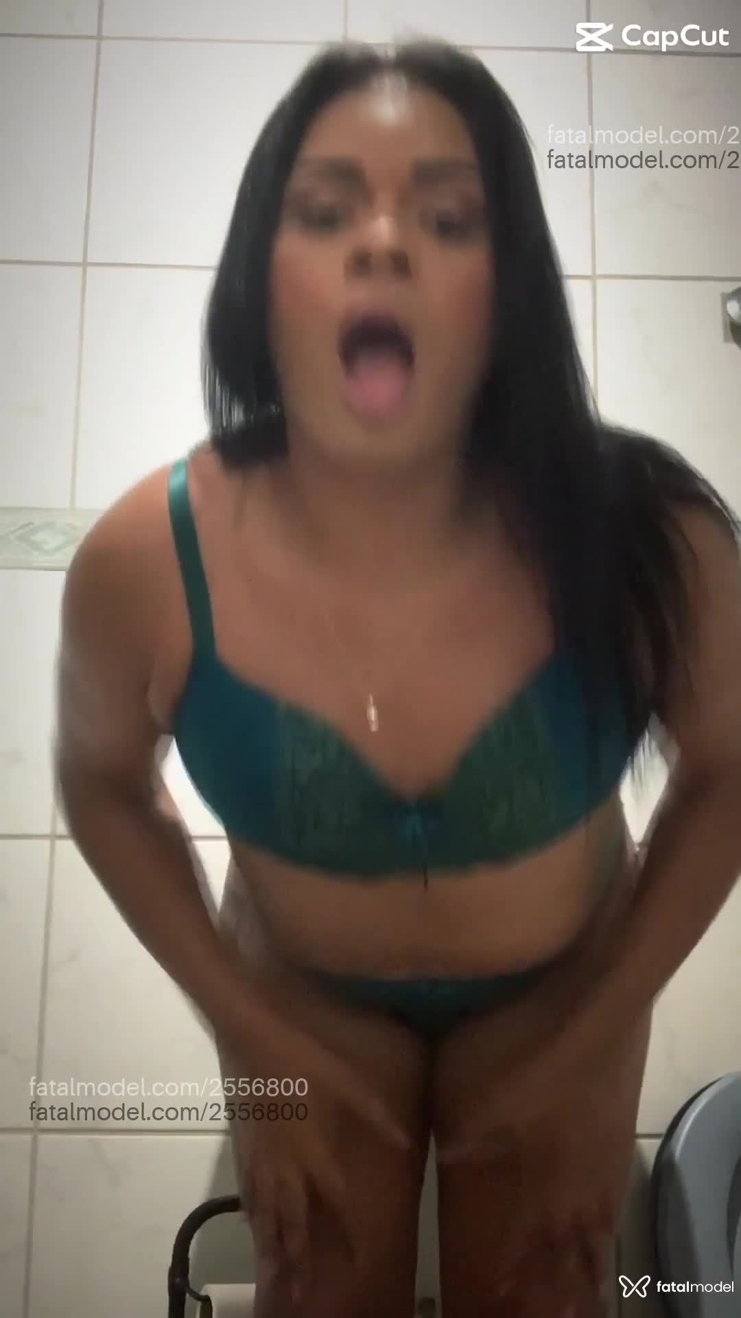 Acompanhante mulher trans morena (o) de olhos castanhos em Penápolis - Alexya Tenório
