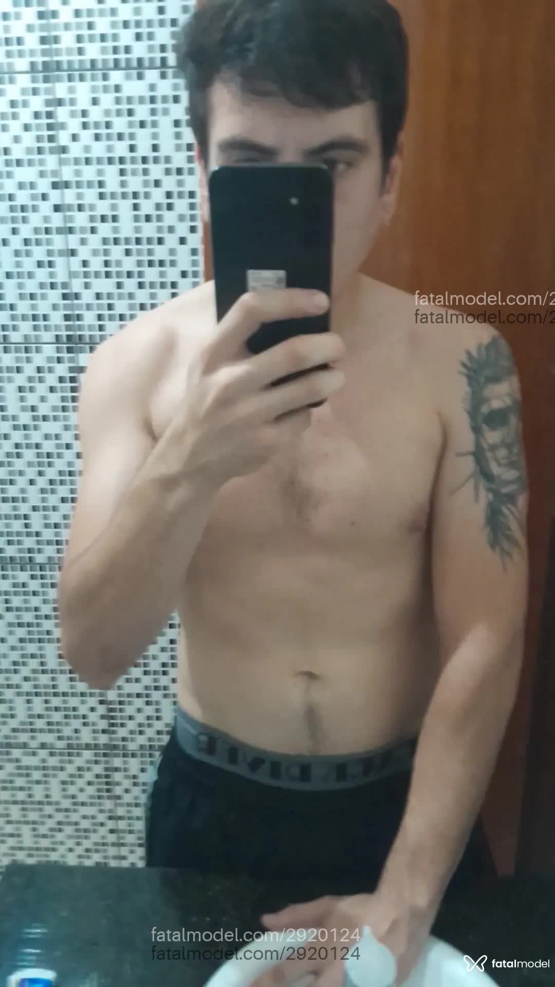 Acompanhante homem com cabelo castanho de olhos castanhos em São José do Rio Preto - Dom Haru
