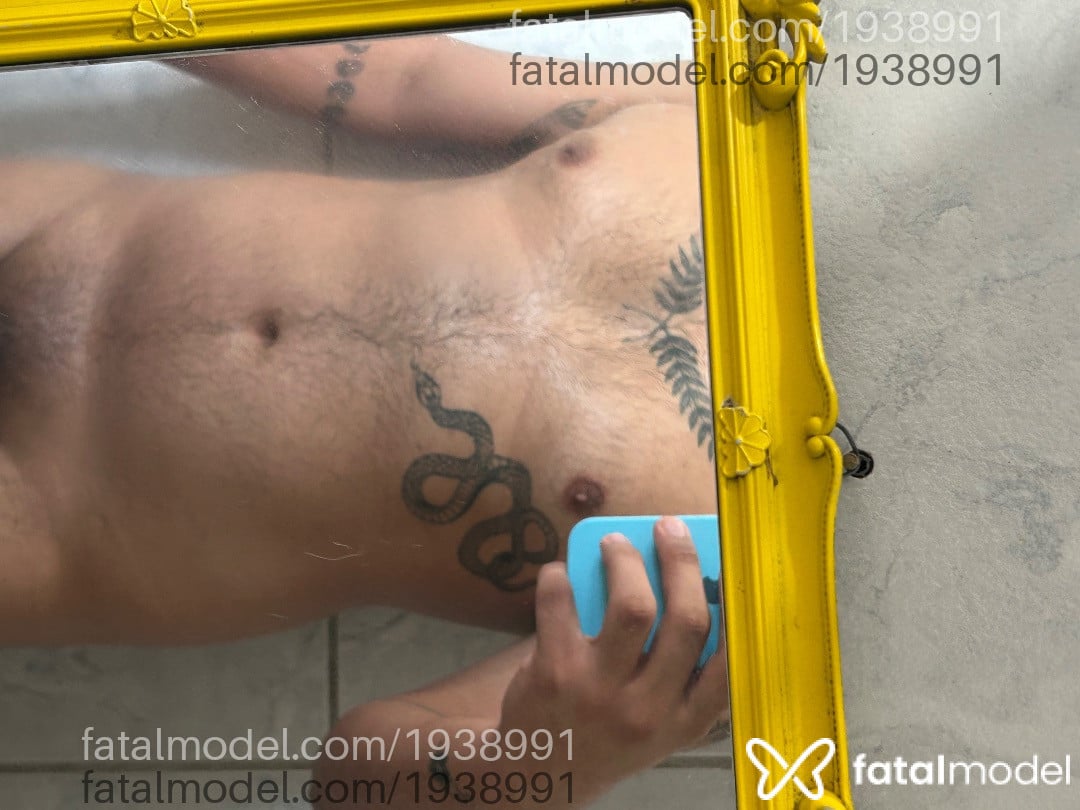 Acompanhante homem com cabelo castanho de olhos pretos em Santa Terezinha - Chaos