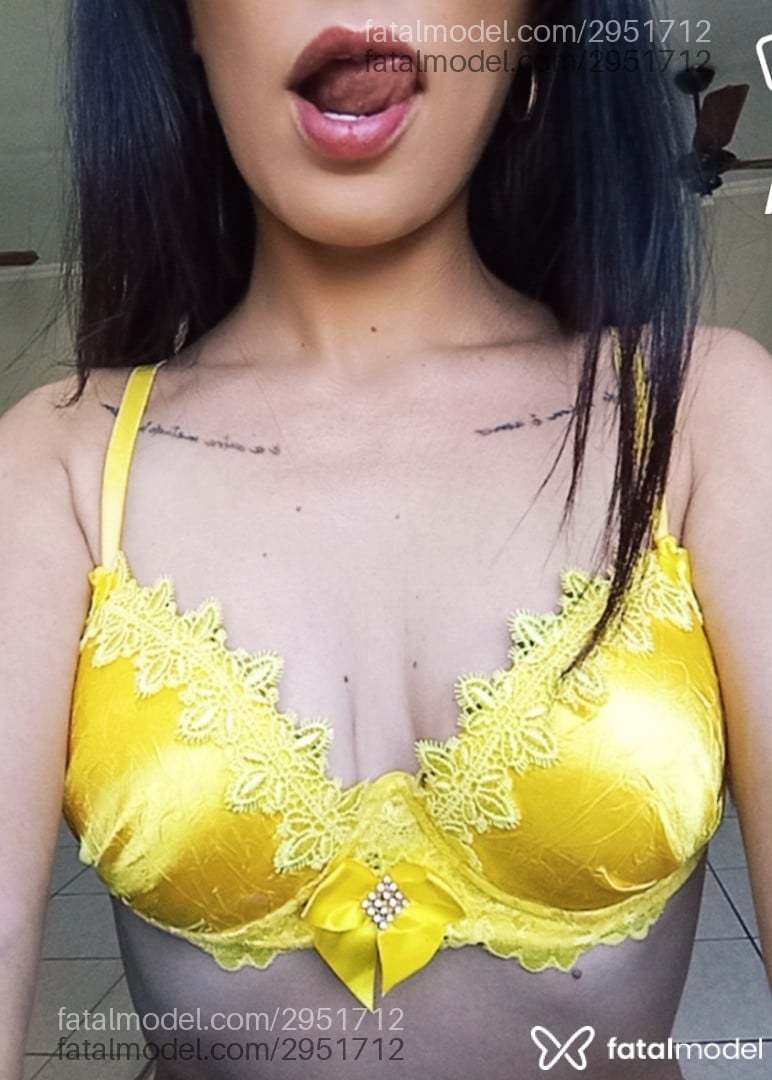 Acompanhante mulher morena (o) de olhos castanhos em Virtual - Aurora