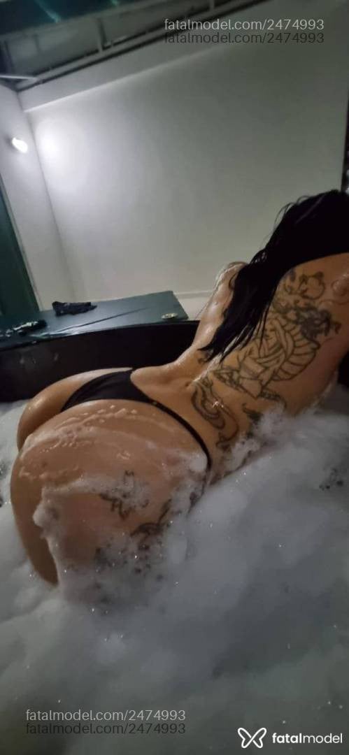 Acompanhante mulher morena (o) de olhos castanhos - Ya Muranaka