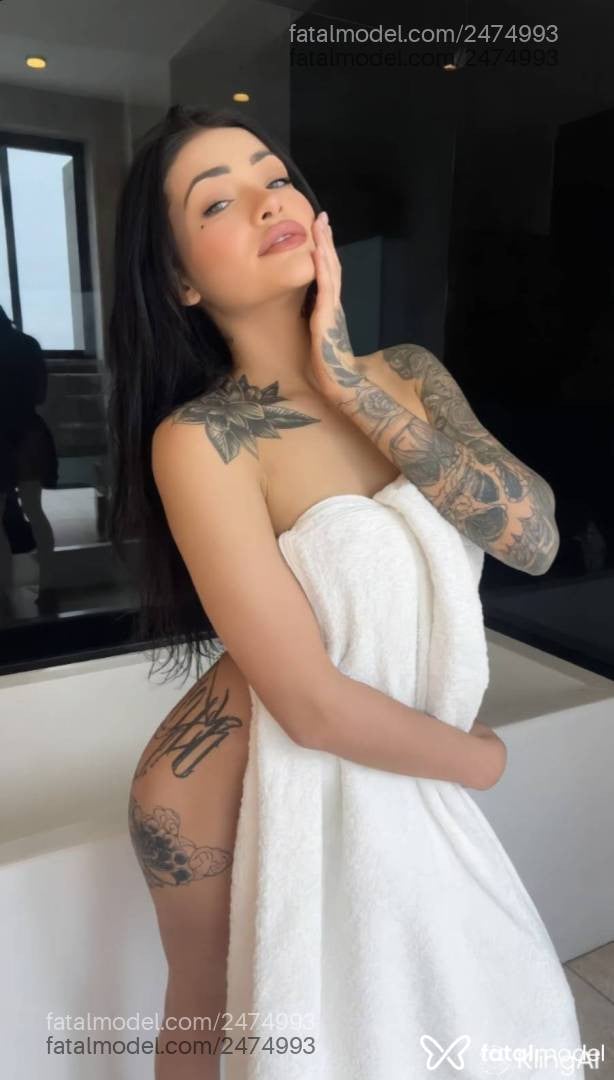 Acompanhante mulher morena (o) de olhos castanhos - Ya Muranaka