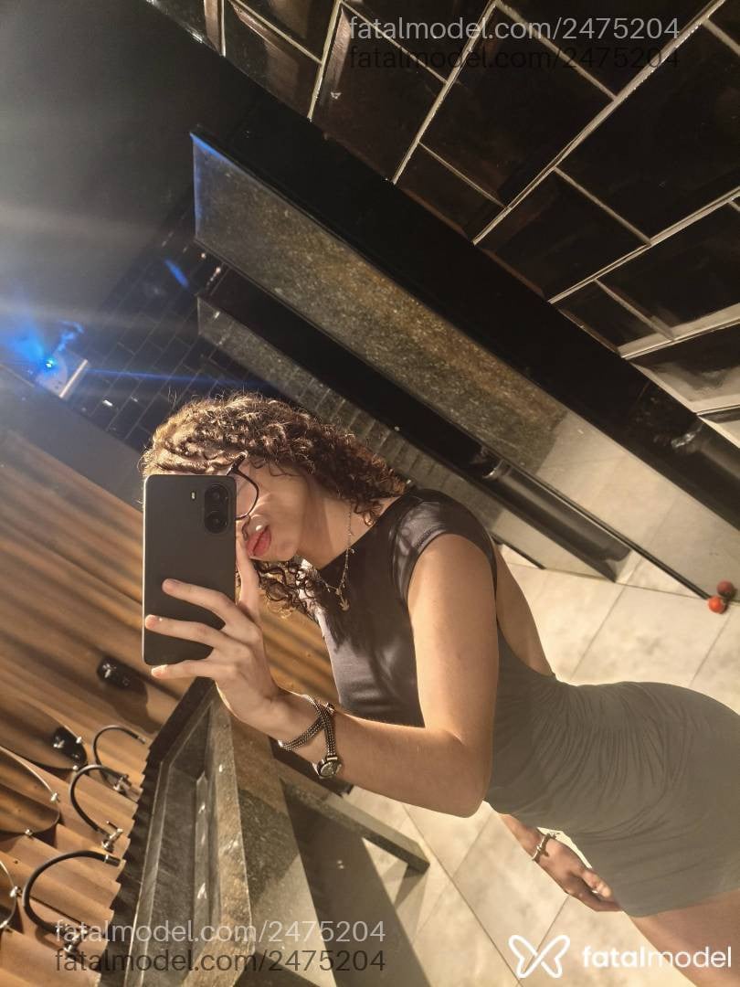 Acompanhante mulher com cabelo castanho de olhos castanhos em Goiânia - Luna Almeida