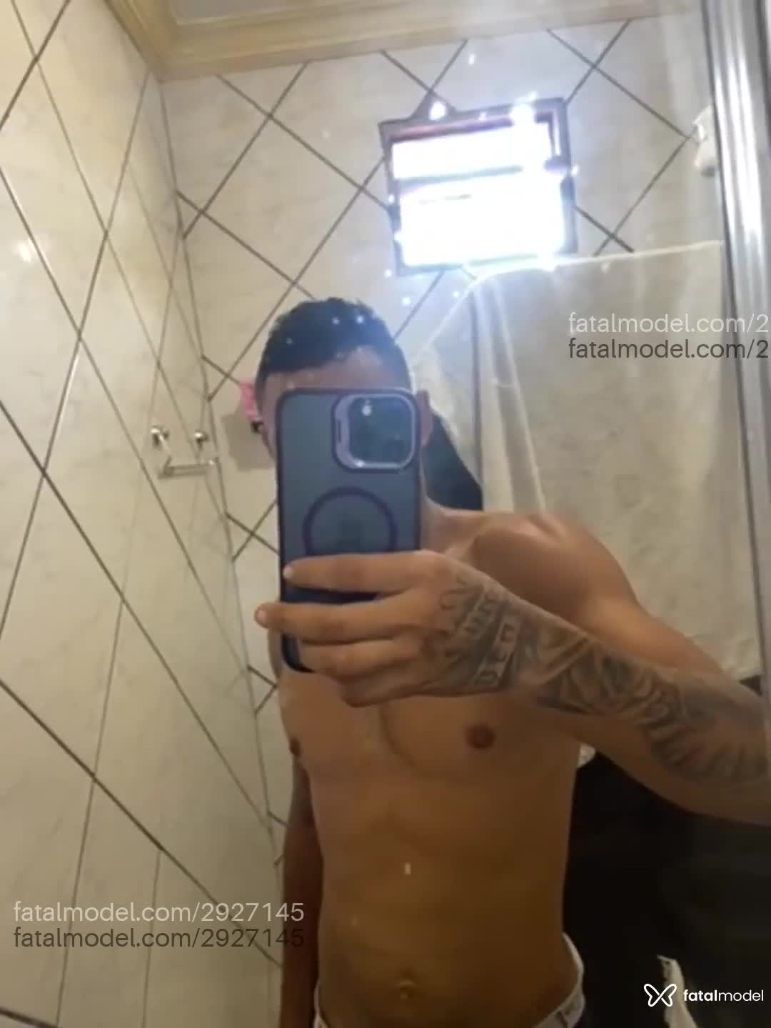 Acompanhante homem morena (o) de olhos pretos em Colatina Acompanhante homem morena (o) de olhos pretos em Colatina - Lkkj