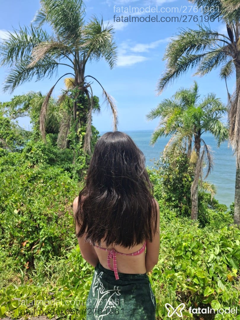 Acompanhante mulher com cabelo castanho de olhos mel em Curitiba - Edihs