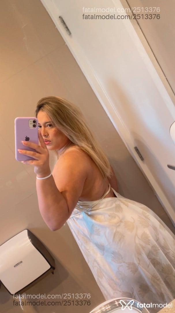 Acompanhante mulher loira (o) de olhos castanhos em São Paulo - Indialoira