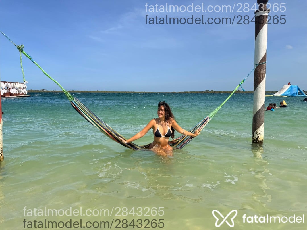 Acompanhante mulher com cabelo castanho de olhos castanhos - Coral