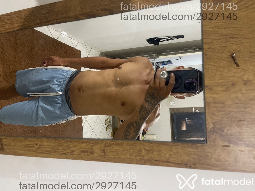 Acompanhante homem morena (o) de olhos pretos em Colatina Acompanhante homem morena (o) de olhos pretos em Colatina - Lkkj
