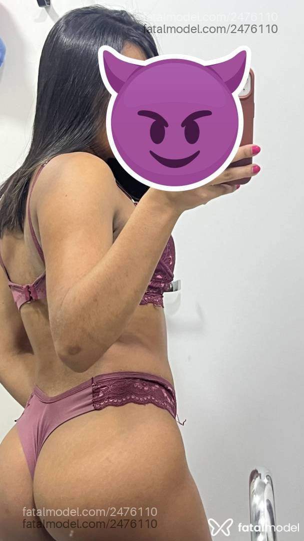 Acompanhante mulher morena (o) de olhos pretos - Maya Morena