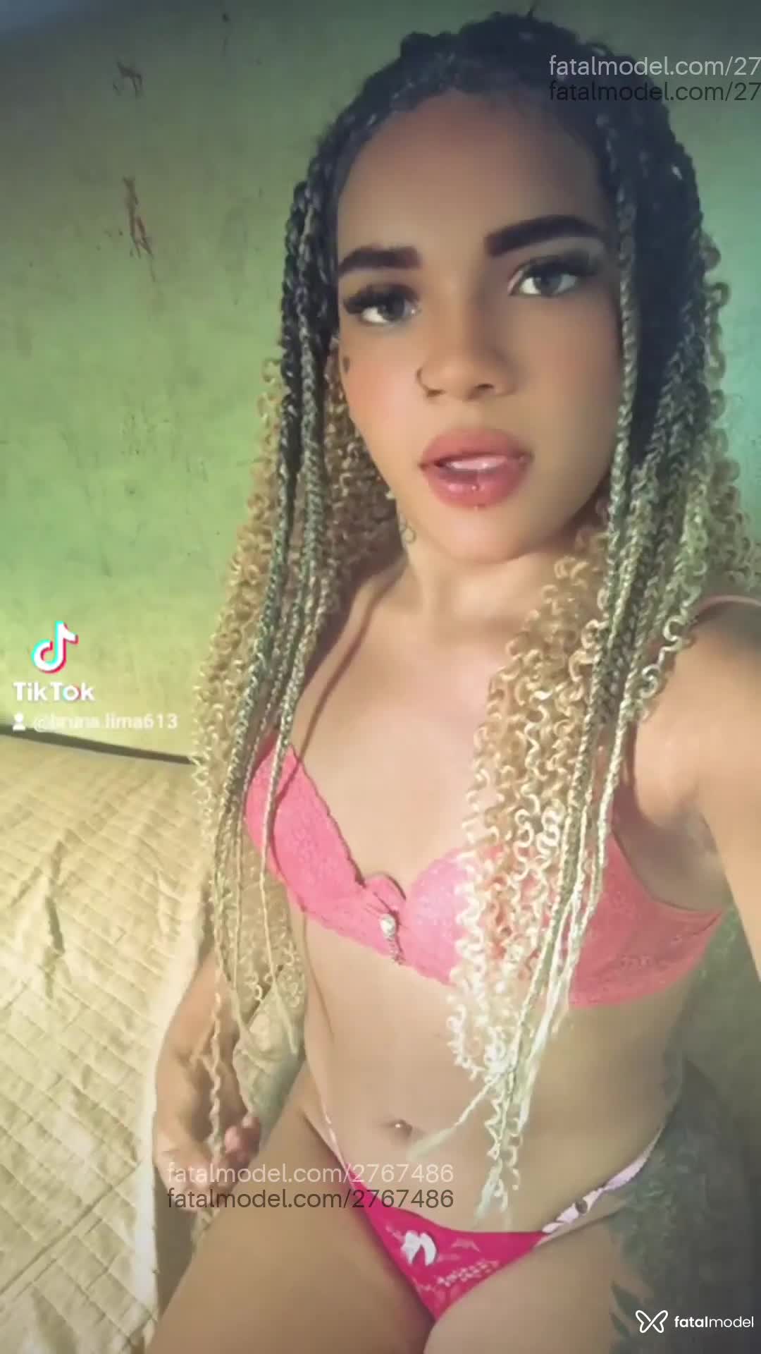 Acompanhante mulher trans ruiva (o) de olhos castanhos em Guará - Nifetinhaa