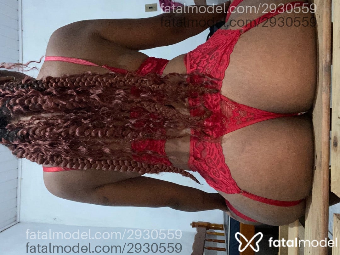 Acompanhante mulher com cabelo castanho de olhos castanhos em Butiá Acompanhante mulher com cabelo castanho de olhos castanhos em Butiá - Sthepany