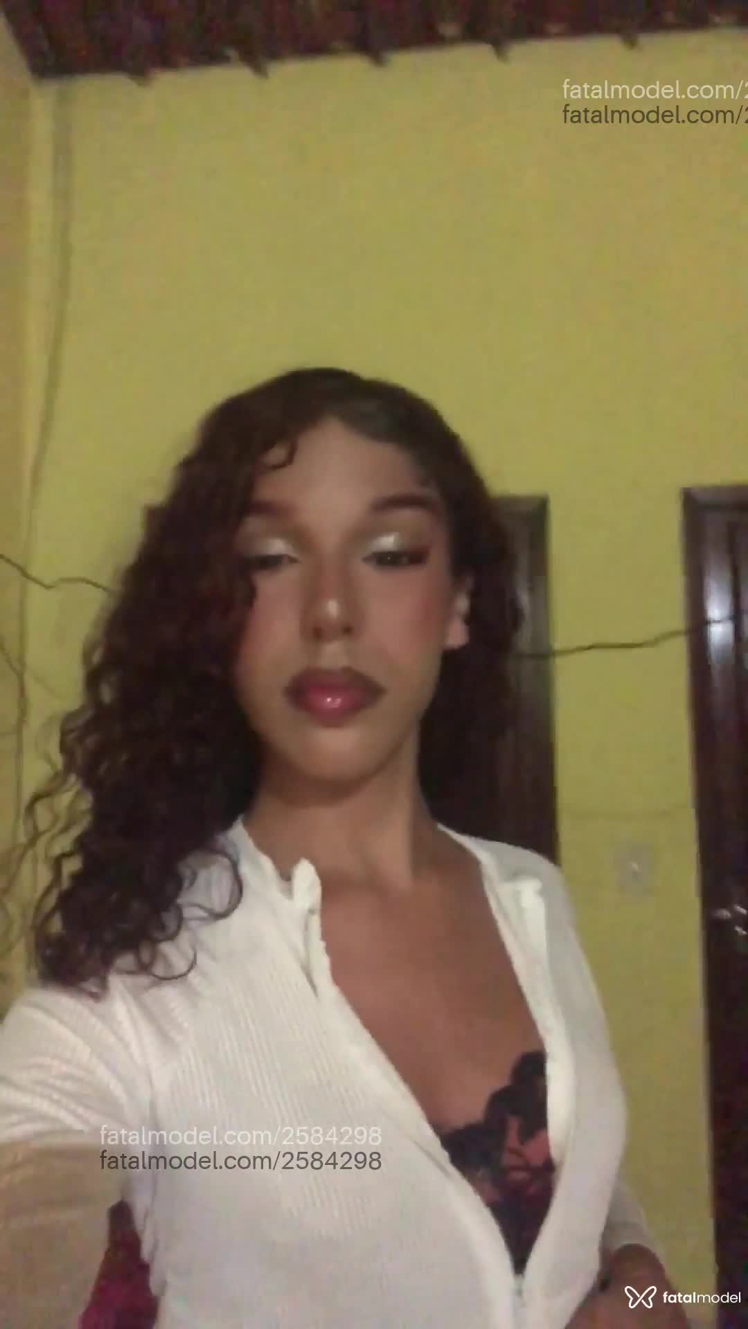 Acompanhante mulher trans morena (o) de olhos castanhos em Fortaleza - Cristaldevries