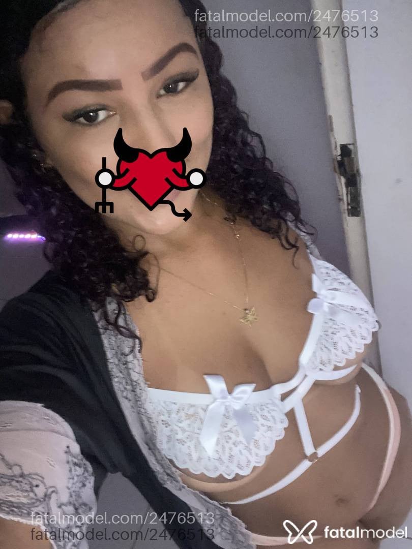 Acompanhante mulher morena (o) de olhos castanhos - Pretinhasafadinha