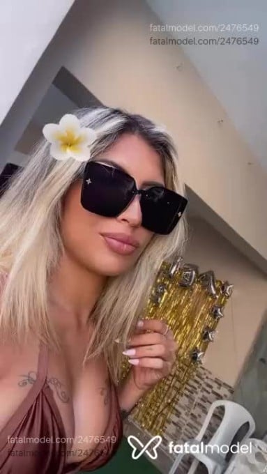 Acompanhante mulher loira (o) de olhos castanhos - Grazi Soares Acompanhante mulher loira (o) de olhos castanhos - Grazi Soares