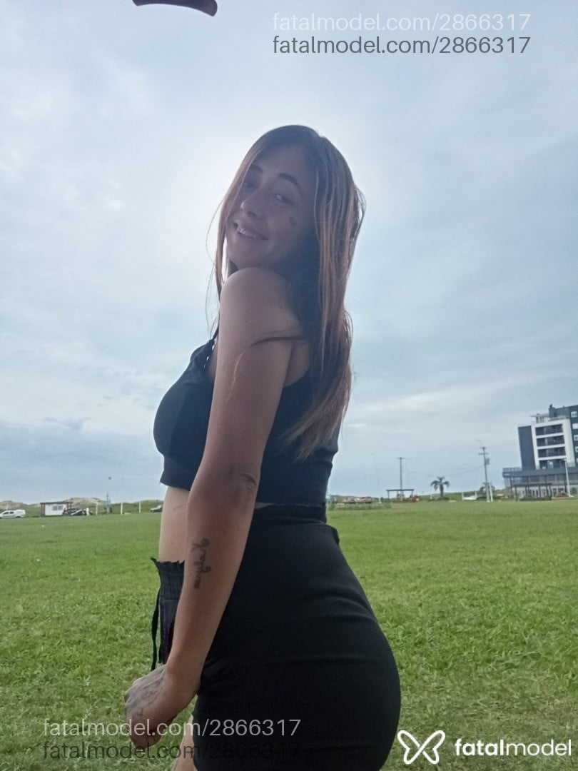 Acompanhante mulher loira (o) de olhos castanhos em Rio Grande - Arlequina