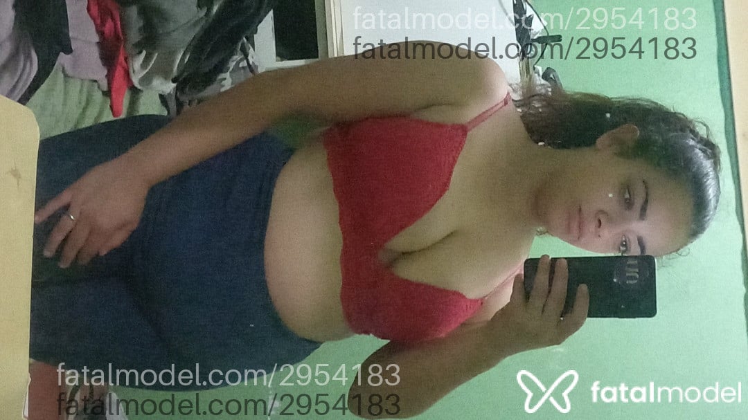 Acompanhante mulher morena (o) de olhos castanhos em Santa Maria - Stherzinha