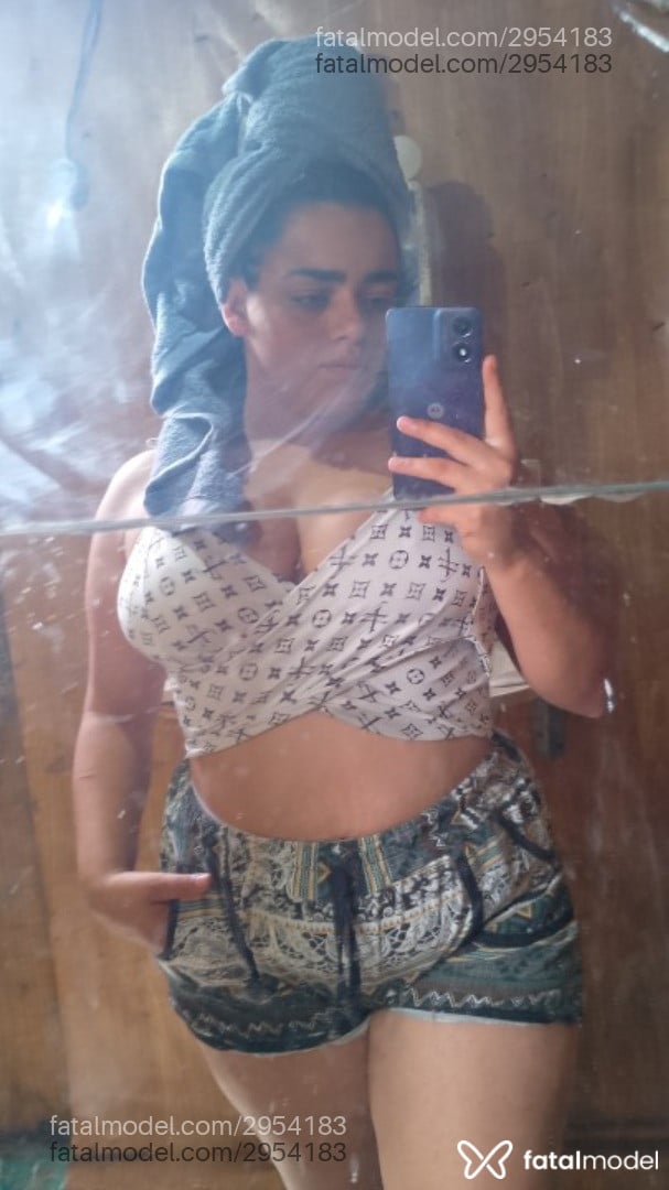 Acompanhante mulher morena (o) de olhos castanhos em Santa Maria - Stherzinha