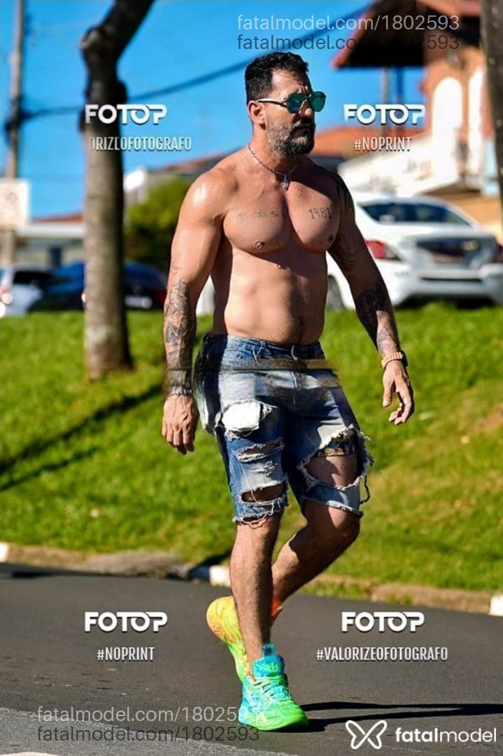 Acompanhante homem com cabelo castanho de olhos mel - Vemprovar