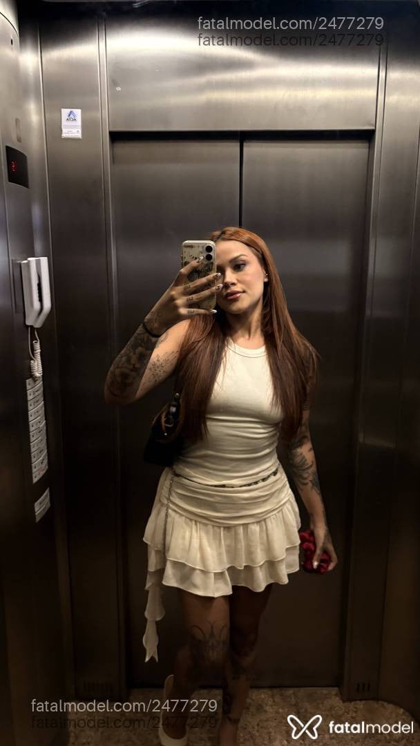 Acompanhante mulher ruiva (o) de olhos castanhos - Marii Liss