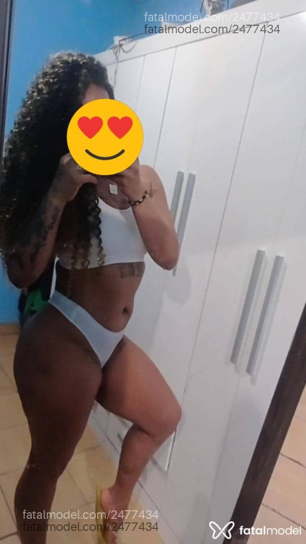 Acompanhante mulher com cabelo castanho de olhos castanhos - Kamila