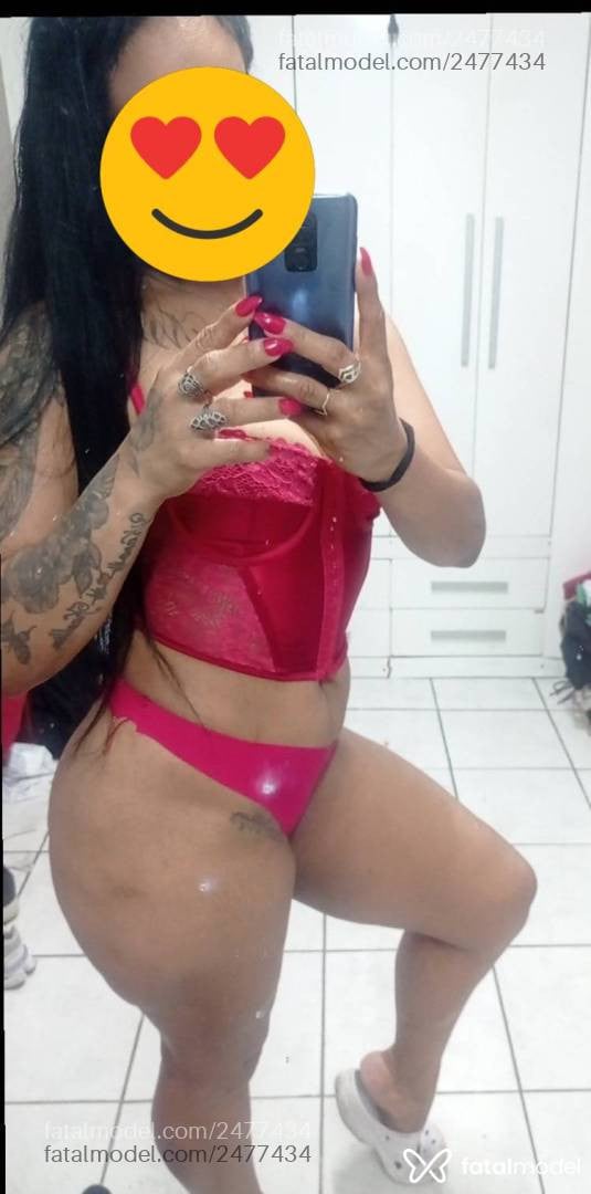 Acompanhante mulher com cabelo castanho de olhos castanhos - Kamila