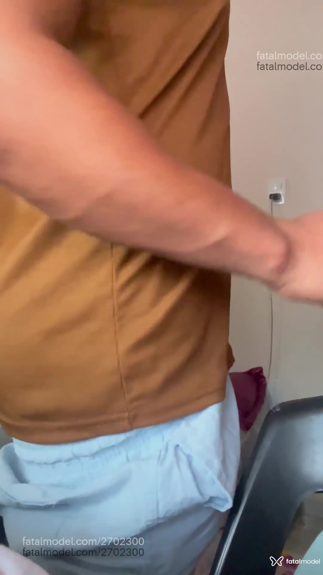 Acompanhante homem com cabelo castanho de olhos verdes em Divinópolis - Daniel
