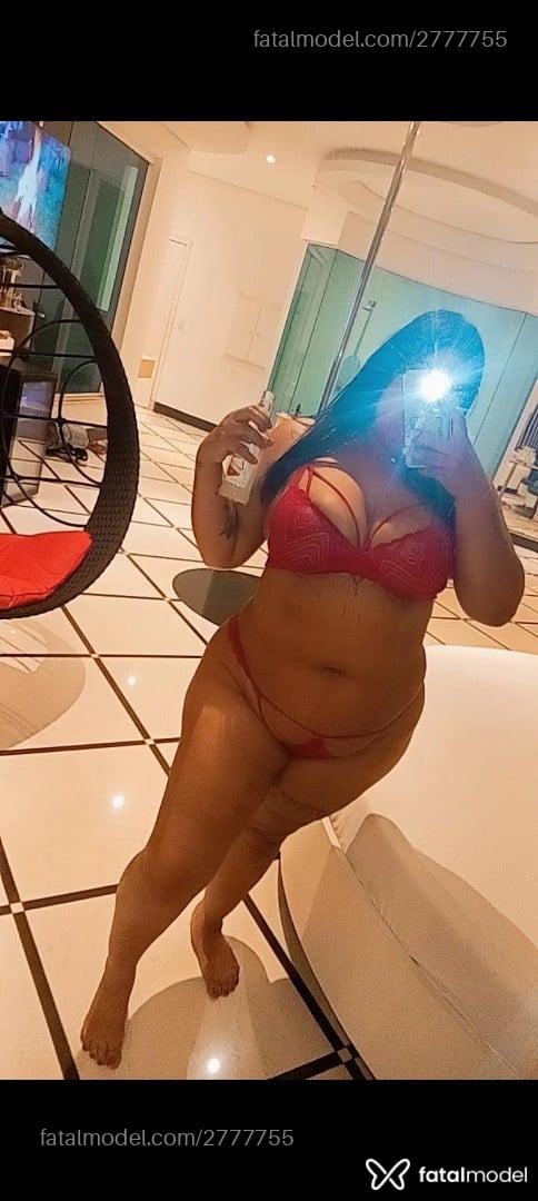 Acompanhante mulher com cabelo castanho de olhos castanhos - Taynara Acompanhante mulher com cabelo castanho de olhos castanhos - Taynara
