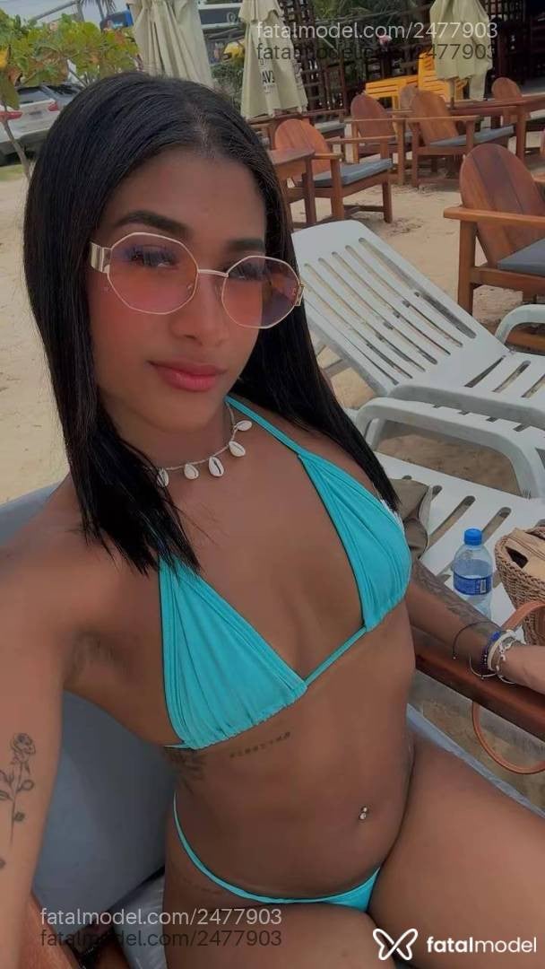 Acompanhante mulher morena (o) de olhos pretos - Jade Lima