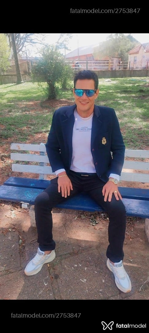 Acompanhante homem morena (o) de olhos verdes em Bagé Acompanhante homem morena (o) de olhos verdes em Bagé - Tonny