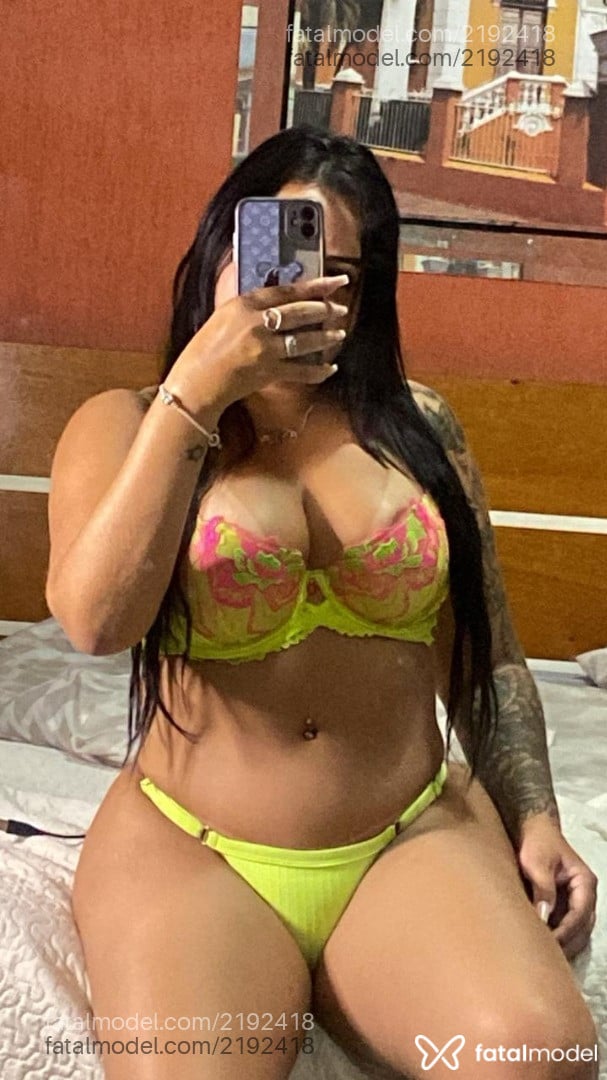 Acompanhante mulher com cabelo castanho de olhos mel em Cuiabá - Bruna