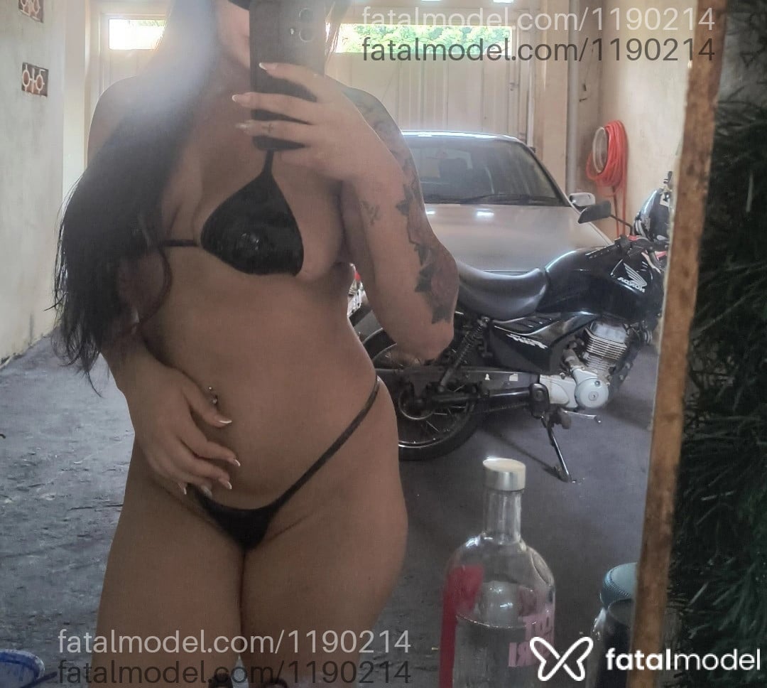 Acompanhante mulher morena (o) de olhos castanhos - Lavínia Ribeiro