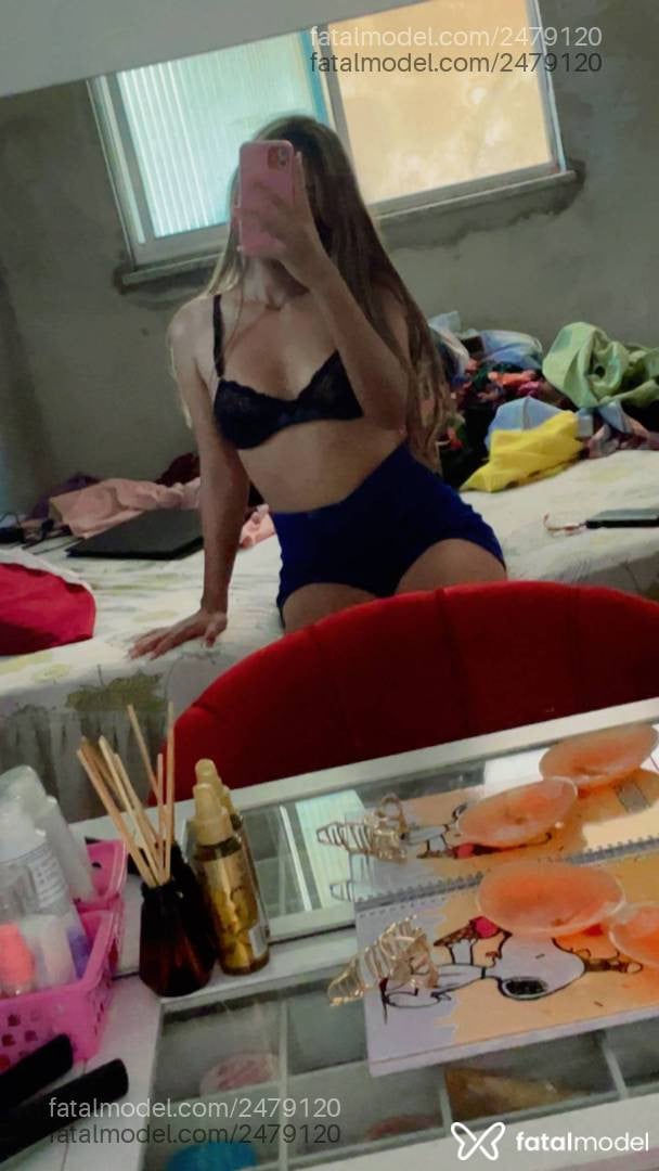 Acompanhante mulher morena (o) de olhos pretos - Ludovica