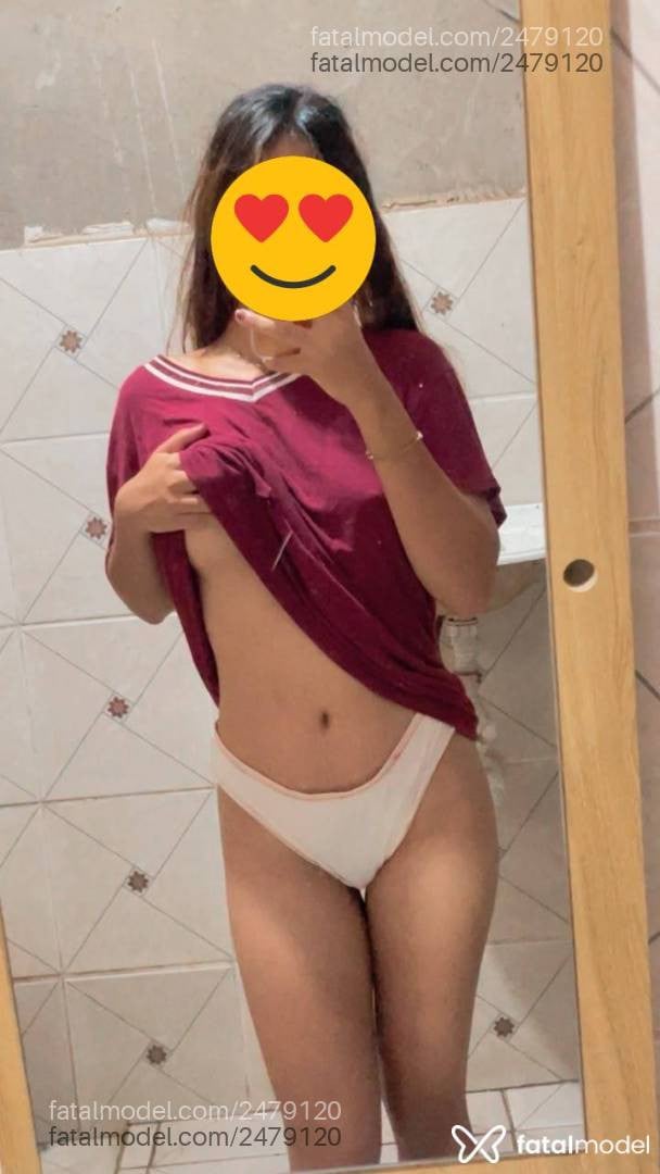 Acompanhante mulher morena (o) de olhos pretos - Ludovica
