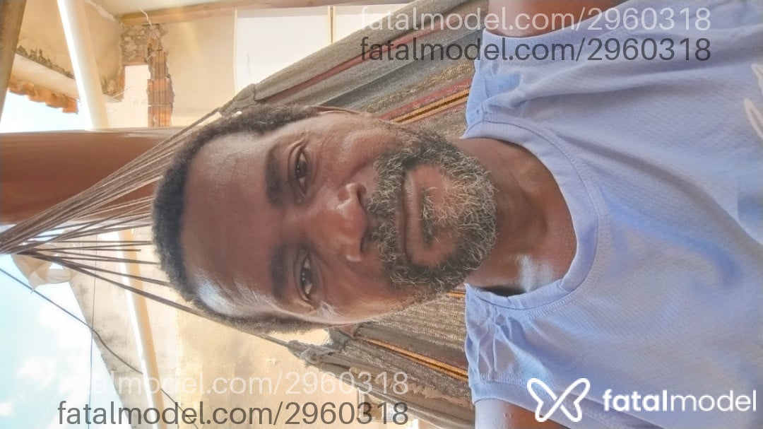 Acompanhante não-binário morena (o) de olhos castanhos em Virtual - Bleid