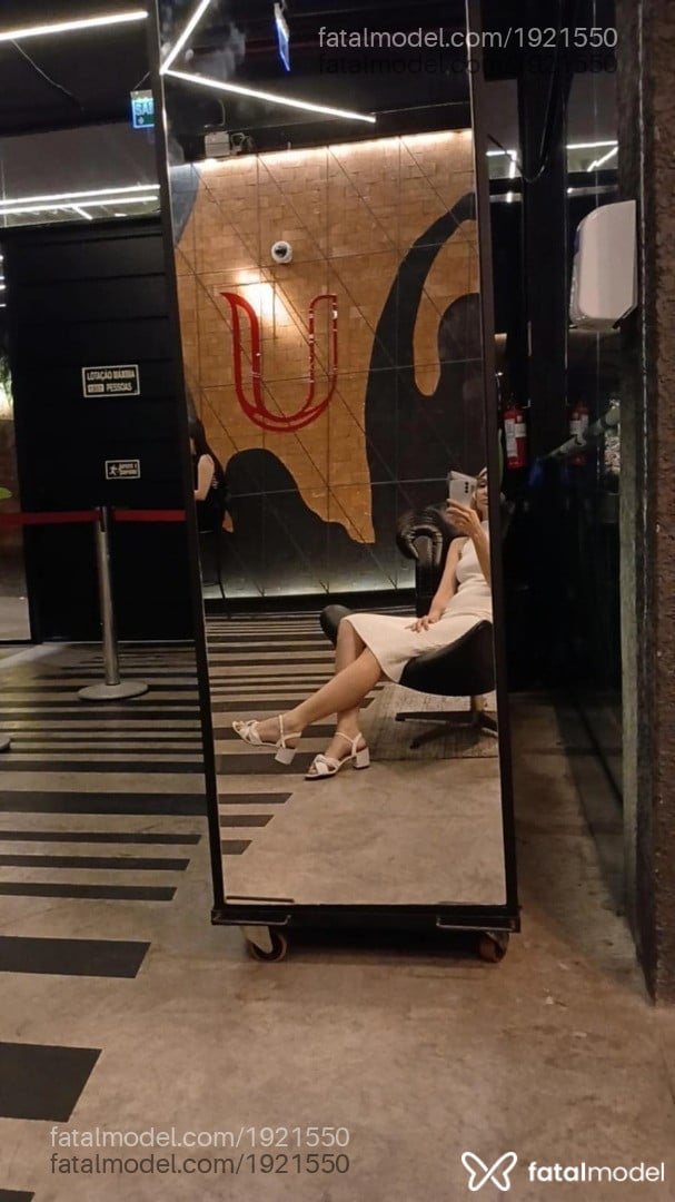 Acompanhante mulher loira (o) de olhos castanhos em Novo Hamburgo - Antônia